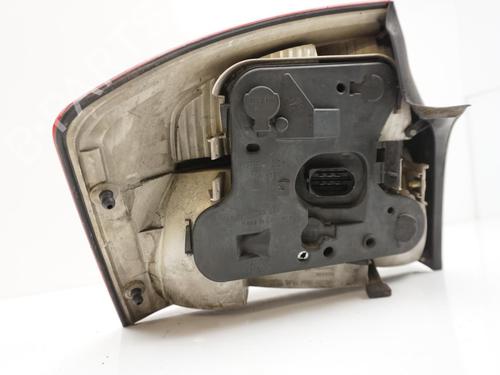 Højre baglygte AUDI A4 B6 (8E2) 1.9 TDI (130 hp) 18174701