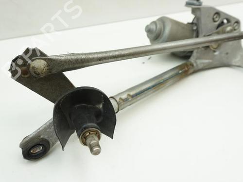 Used Front wiper motor TOYOTA YARIS (_P9_) 1.4 D-4D (NLP90_, NLP90R) (90 hp) 18197182