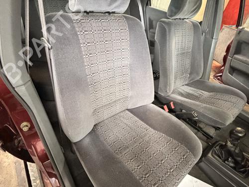 Used Right front seat Right front seat RENAULT 21 (B48_) 1.7 (B48E) (90 hp) 40122849 40122849