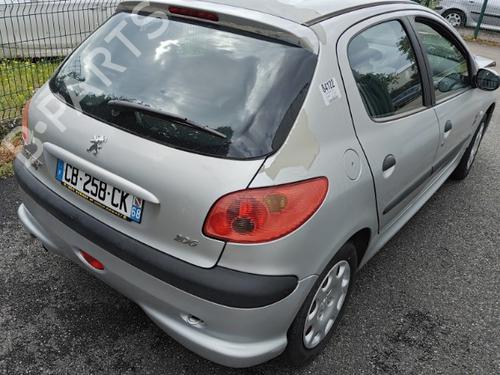 Højre forlygte PEUGEOT 206 Hatchback (2A/C) 1.4 i | BP22892871C29 