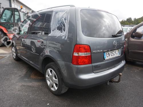 Right headlight VW TOURAN (1T1, 1T2) 2.0 TDI | BP18180235C29 