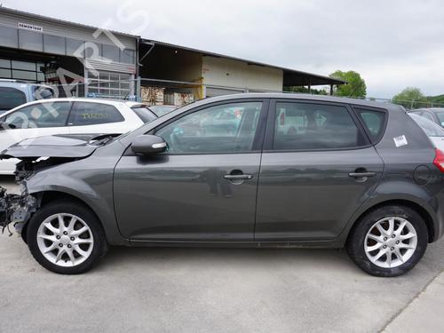 Armrest / Center console KIA CEE'D Hatchback (ED) 1.6 CRDi 115 | BP22072337I20  - Image 6