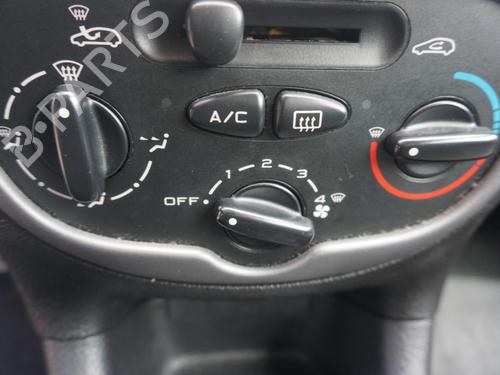 Venstre fortil invendig håndtag PEUGEOT 206 Hatchback (2A/C) 1.4 HDi eco 70 | BP20483740I13 