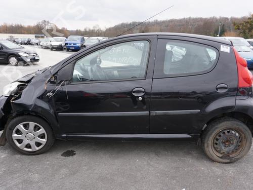 Right taillight PEUGEOT 107 (PM_, PN_) 1.4 HDi | BP18173185C35