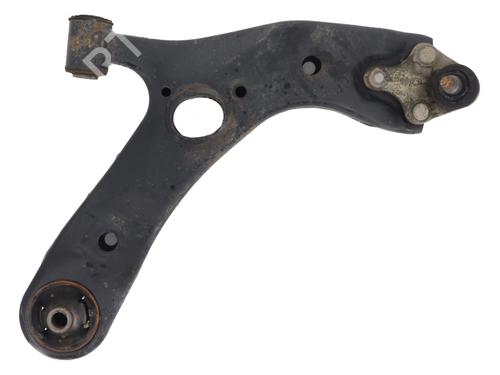 Used Right front suspension arm TOYOTA AURIS (_E18_) 1.8 Hybrid (ZWE186_, ZWE186R) (136 hp) 33128078
