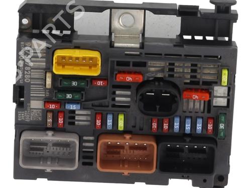 Zekeringkast PEUGEOT 308 I (4A_, 4C_) 1.6 HDi (109 hp) 29919419