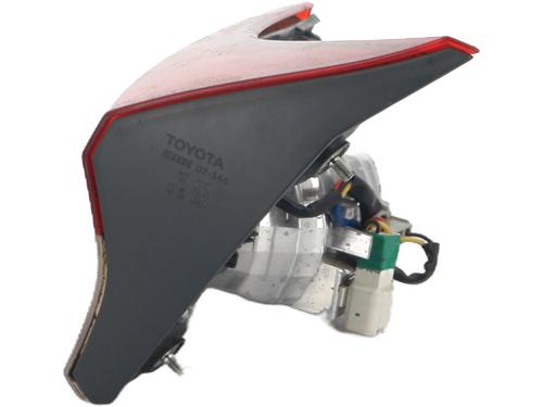 right-tailgate-light-toyota-auris-_e18_-2012-2013-2014-2015-2016-2017-2018-2019-33128083 main image