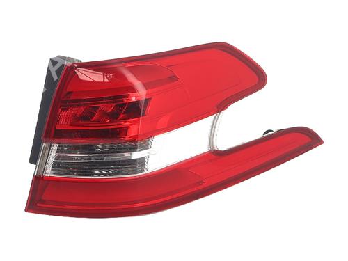 Used Right taillight PEUGEOT 308 SW II (LC_, LJ_, LR_, LX_, L4_) 1.5 BlueHDi 100 (102 hp) 26499137