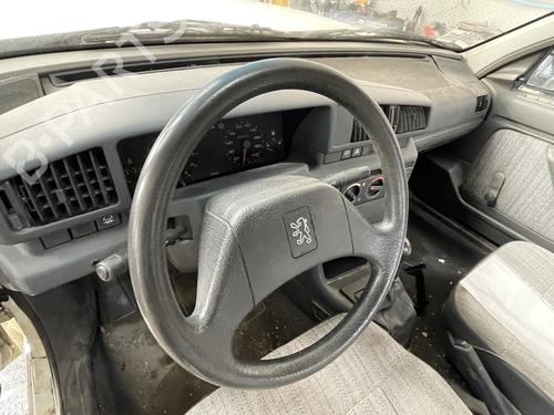 Used Steering wheel PEUGEOT 405 I (15B) 1.6 (94 hp) 31016608