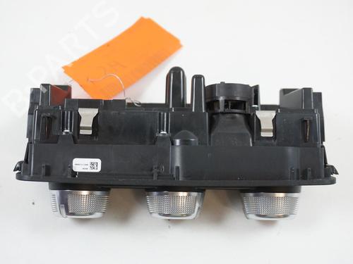 Used Climate control Climate control AUDI A1 Sportback (8XA, 8XF) 1.6 TDI (105 hp) 18188562 18188562
