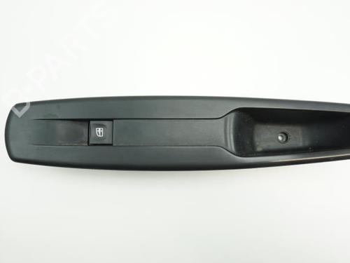 Used Right front window switch RENAULT SCÉNIC III (JZ0/1_) 1.9 dCi (JZ0J, JZ1J, JZ1K, JZ1S) (131 hp) 18173569