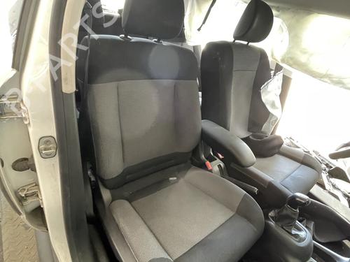 Sæde højre fortil CITROËN C4 CACTUS 1.6 BlueHDi 100 (99 hp) 24864916