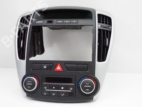 Used Climate control KIA CEE'D Hatchback (ED) 1.6 CRDi 115 (115 hp) 18188624