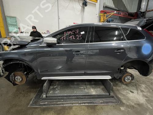 Używane Drzwi przednie lewe VOLVO XC60 I SUV (156) D5 AWD (205 hp) 32331740