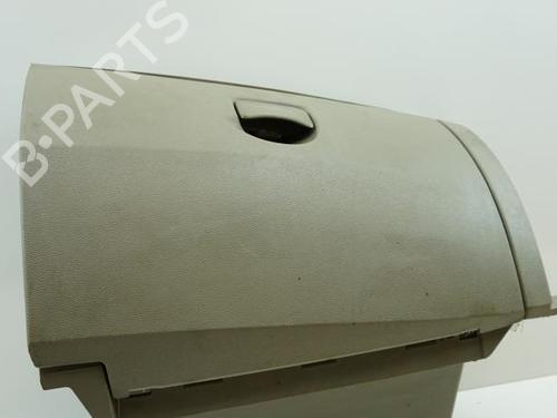 Used Glove box Glove box RENAULT CLIO III (BR0/1, CR0/1) 1.5 dCi (BR17, CR17) (86 hp) 18179058 18179058