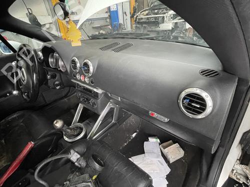 Used Dashboard AUDI TT Roadster (8N9) 1.8 T (180 hp) 32413103