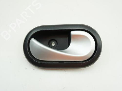 Used Front right interior door handle DACIA SANDERO 1.4 MPI LPG (72 hp) 18178554