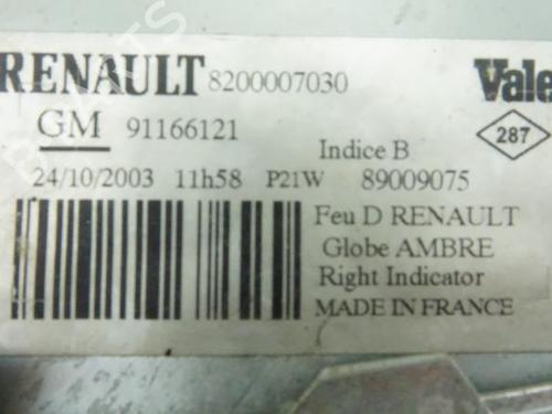 Used Right front indicator RENAULT TRAFIC II Bus (JL) 1.9 dCI 100 (JL0C, JL0K) (101 hp) 18174590