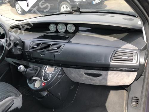 Right headlight CITROËN C8 (EA_, EB_) 2.0 HDi | BP19709651C29 