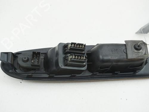 Used Left front window switch RENAULT CLIO II (BB_, CB_) 1.9 dTi (B/CB0U) (80 hp) 19728918