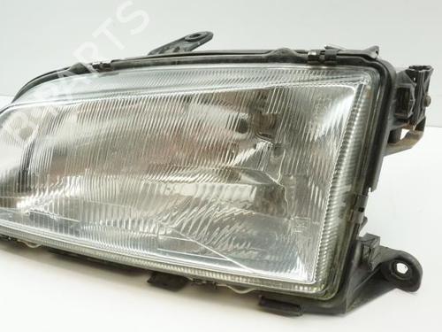 Faro izquierdo PEUGEOT 306 Hatchback (7A, 7C, N3, N5) 1.9 D (68 hp) 18197326