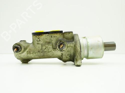 Used Brake master cylinder RENAULT TWINGO I (C06_) 1.2 (C063, C064) (55 hp) 18185565
