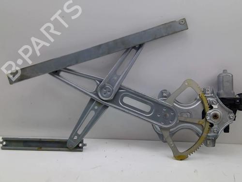 Alzavetro anteriore destra TOYOTA YARIS (_P9_) 1.4 D-4D (NLP90_, NLP90R) (90 hp) 18174734