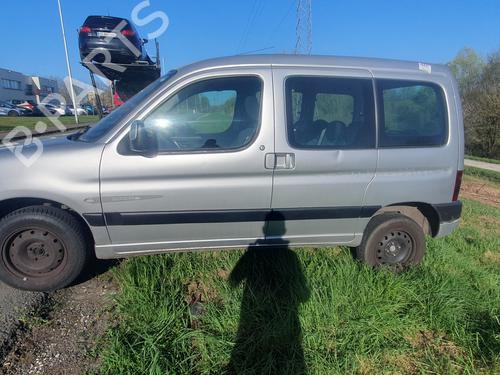 Grille PEUGEOT PARTNER MPV (5_, G_) 1.4 | BP29838325C40