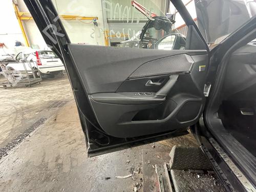 Used Front left panel PEUGEOT 2008 II (UD_, US_, UY_, UJ_, UR_, UC_) 1.2 PureTech 130 (USHNS, URHNS) (130 hp) 29563602
