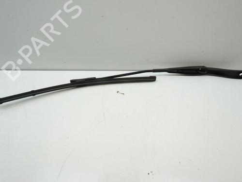 Used Front windshield wiper arm DACIA SANDERO II 1.5 Blue dCi 95 (B8JL) (95 hp) 18182301