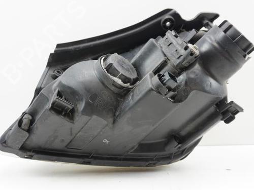 Used Right headlight KIA CARENS III MPV (UN) 2.0 CRDi 140 (140 hp) 18189633