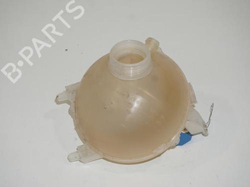 Used Expansion tank PEUGEOT 3008 I MPV (0U_) 1.2 (131 hp) 18178817