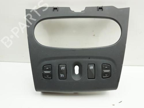 Used Switch DACIA LOGAN MCV II TCe 90 (K8M1, K8MA, K8AC) (90 hp) 22072032