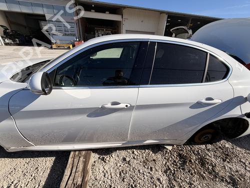 Used Left front door Left front door 39489022 39489022
