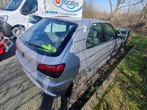 Left headlight PEUGEOT 306 Hatchback (7A, 7C, N3, N5) 2.0 HDI 90 | BP27485040C28 