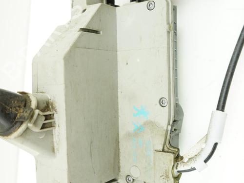 Used Rear left lock Rear left lock PEUGEOT 2008 I (CU_) 1.2 VTi (82 hp) 18196492 18196492