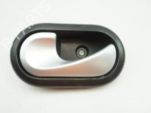 Used Front left interior door handle DACIA SANDERO 1.4 MPI LPG (72 hp) 18178555
