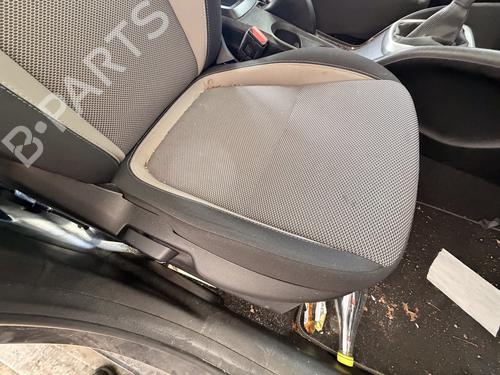 Used Right front seat Right front seat 39254836 39254836