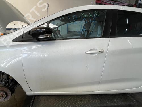 Used Left front door RENAULT ZOE (BFM_) ZOE (88 hp) 20849317
