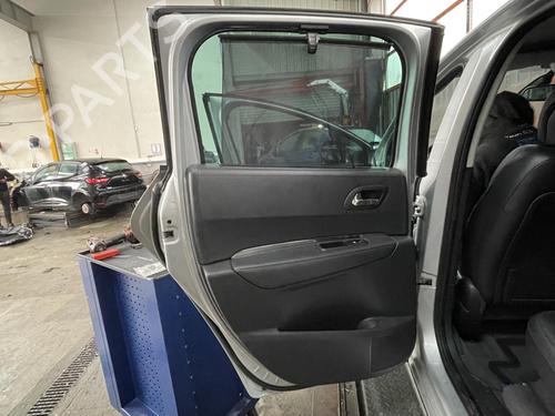 Verkleidung hinten links für PEUGEOT 3008 I MPV (0U_) 2.0 HDi 150 / BlueHDi 150 (150 hp) 23762663