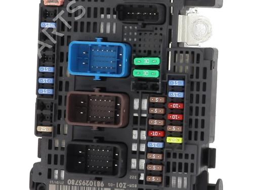 Used Fuse box PEUGEOT 308 II (LB_, LP_, LW_, LH_, L3_) 1.2 THP 130 (131 hp) 28104234