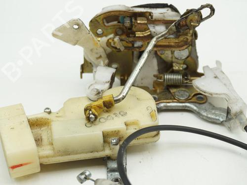 Used Front right lock TOYOTA YARIS (_P1_) 1.0 (SCP10_, SCP10R) (65 hp) 18178196