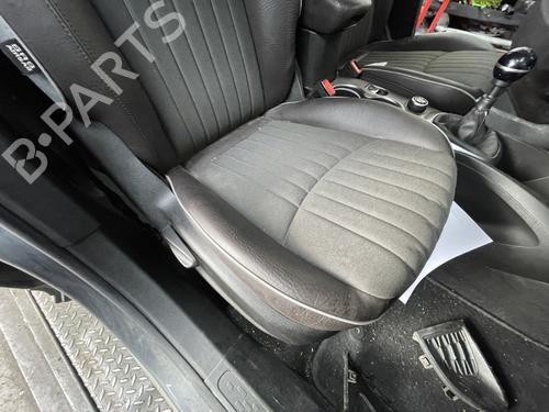 Used Right front seat Right front seat FIAT 500X (334_) 1.6 D Multijet (334AXA1B, 334AXA11) (120 hp) 30484560 30484560