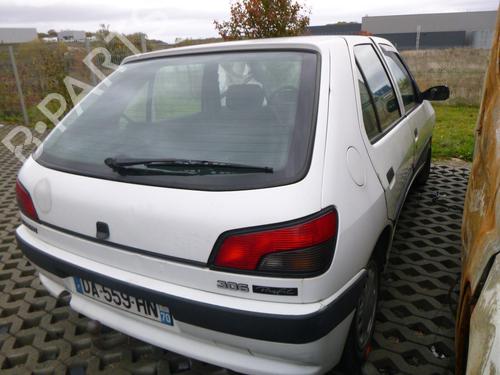 Zderzak przedni PEUGEOT 306 Hatchback (7A, 7C, N3, N5) 1.9 D | BP30704994C7