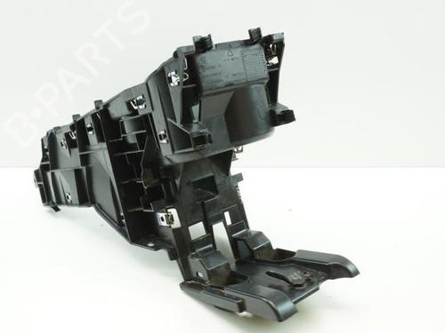 Used Middle console Middle console PEUGEOT 2008 II (UD_, US_, UY_, UJ_, UR_, UC_) 1.5 BlueHDI 130 (131 hp) 18175329 18175329