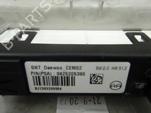 Used Interior roof light Interior roof light CITROËN C3 III (SX) 1.2 PureTech 82 (83 hp) 18189220 18189220