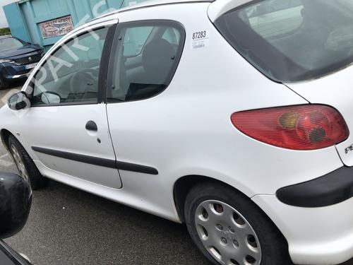 Venstre forlygte PEUGEOT 206 Hatchback (2A/C) 1.4 HDi eco 70 | BP29555247C28 