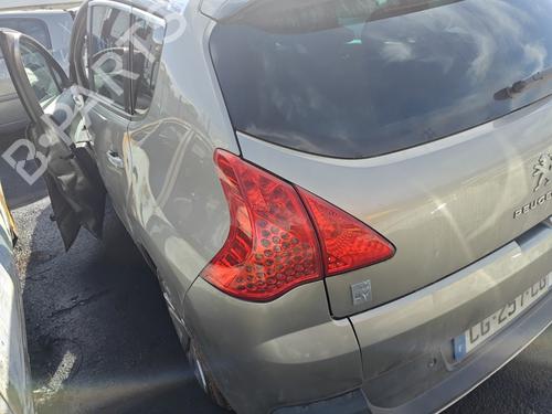 Right headlight PEUGEOT 3008 I MPV (0U_) 2.0 HDi Hybrid4 (0URHCA) | BP32027652C29 