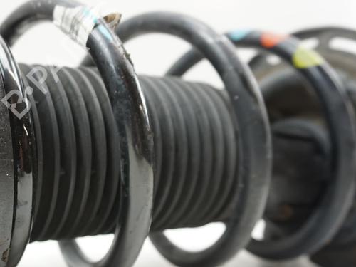 Used Right front shock absorber Right front shock absorber VW GOLF VII (5G1, BQ1, BE1, BE2) 2.0 GTI (220 hp) 19579198 19579198