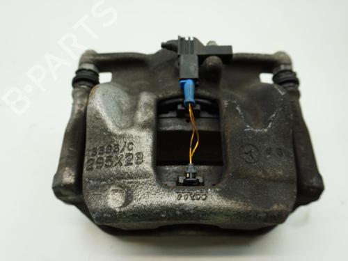 Used Right front brake caliper MERCEDES-BENZ A-CLASS (W176) A 200 CDI / d (176.008) (136 hp) 18172853